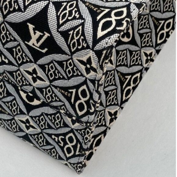 Louis Vuitton Jacquard Since 1854 Onthego GM Grey Tote Shoulder Handbag - Picture 8 of 13